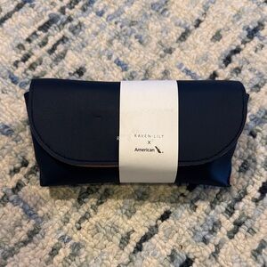 NWT Raven + Lily Navy and Orange Toiletries Travel Case and Kit